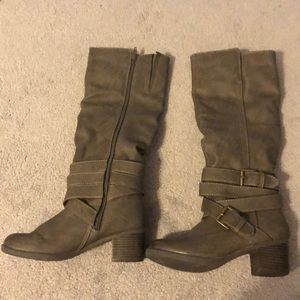 Brown heeled boots - 6.5